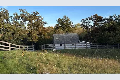 S49W34165  Ridgeway Dr, Ottawa, WI 53118 - Photo 3