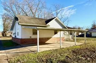 107 W Main St, Earlville, IL 62932 - Photo 3