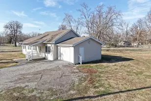 190 Public St, Muddy, IL 62965 - Photo 13