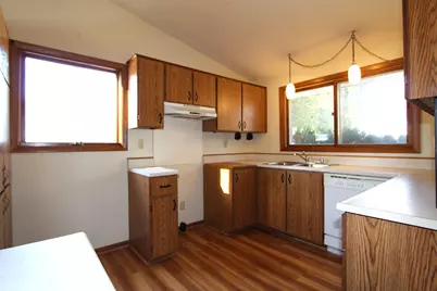 1720 E Lawn Drive, Savanna, IL 61074 - Photo 9