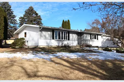 1720 E Lawn Drive, Savanna, IL 61074 - Photo 3