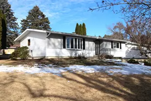 1720 E Lawn Dr, Savanna, IL 61074 - Photo 3