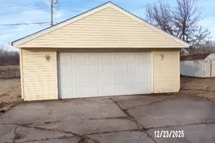 16713 10th Ave, Carbon Cliff, IL 61239 - Photo 3