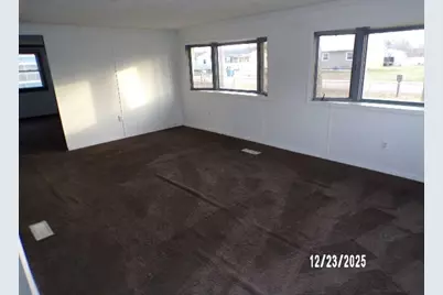 16713 10th Avenue, Carbon Cliff, IL 61239 - Photo 11