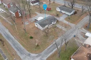 407 E Milster St, Earlville, IL 62932 - Photo 29