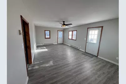 409 W 9th Street, Sandoval, IL 62882 - Photo 5