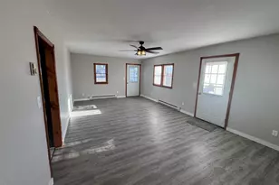 409 W 9th St, Sandoval, IL 62882 - Photo 5