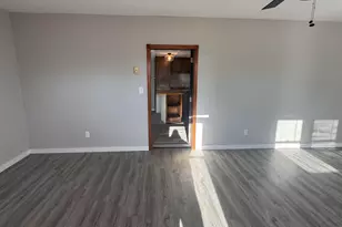 409 W 9th St, Sandoval, IL 62882 - Photo 3