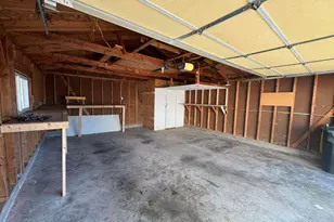 409 W 9th St, Sandoval, IL 62882 - Photo 27