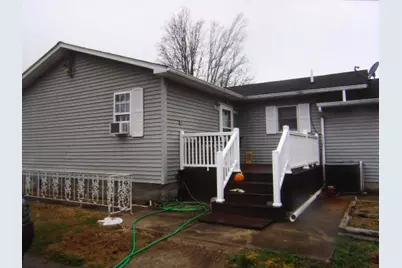 832 W Raymond Street W, Harrisburg, IL 62946 - Photo 5