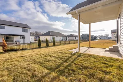 7131 Alvie Lane, Bettendorf, IA 52722 - Photo 37