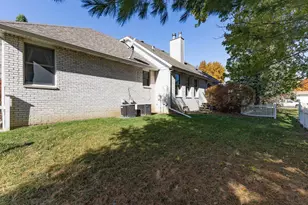 720 Hickory Dr, Geneseo, IL 61254 - Photo 7