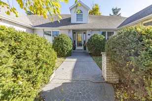 720 Hickory Dr, Geneseo, IL 61254 - Photo 3