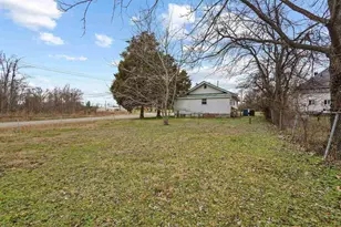 1917 W Poplar St St, Harrisburg, IL 62946 - Photo 15