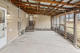 105 Hickory Grove Rd, Salem, IL 62881 - Photo 7