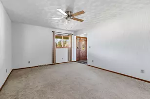 4704 9th St, East Moline, IL 61244 - Photo 5