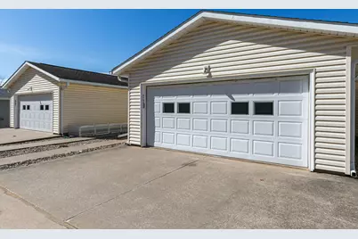 4704 9th Street #2, East Moline, IL 61244 - Photo 35