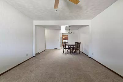 4704 9th Street #2, East Moline, IL 61244 - Photo 9