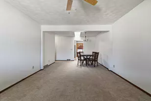 4704 9th St, East Moline, IL 61244 - Photo 9