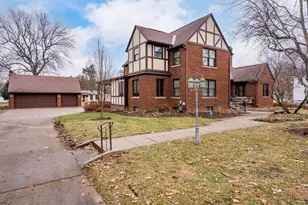 1421 42nd Ave, Rock Island, IL 61201 - Photo 3