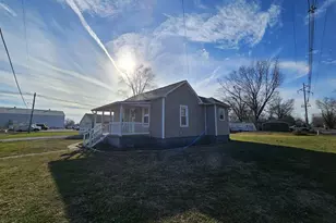 803 S Maple St, Salem, IL 62881 - Photo 3