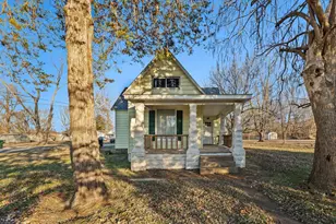 101 Marilyn Ave, Centralia, IL 62801 - Photo 3