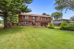 25622 1st Ave, Hinsdale, IL 61257 - Photo 3