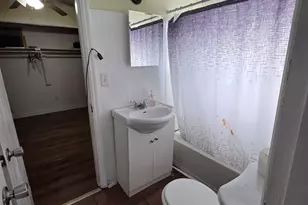 710 S Main St, Harrisburg, IL 62946 - Photo 11