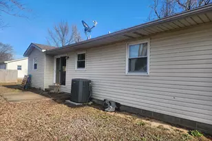 3631 Dawn Dr, Pinckneyville, IL 62274 - Photo 5