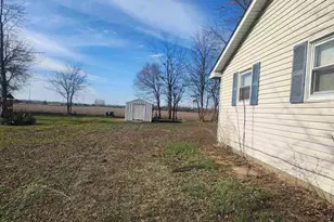 3631 Dawn Dr, Pinckneyville, IL 62274 - Photo 7