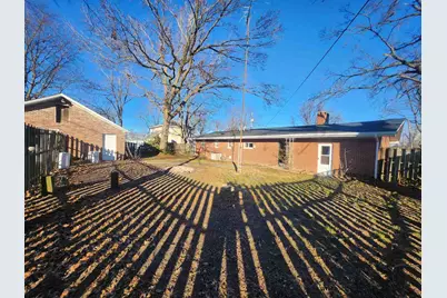 458 W Maple Street, Nashville, IL 62263 - Photo 5