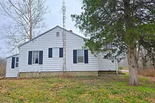 588 S Shannon St Ave, Richview, IL 62877 - Photo 5