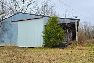 588 S Shannon St Ave, Richview, IL 62877 - Photo 9