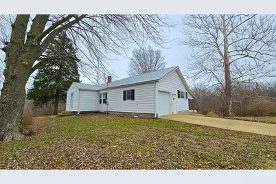 588 S Shannon St Avenue, Richview, IL 62877 - Photo 3