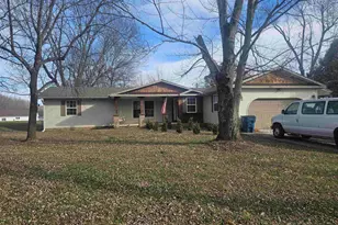 686 Airport Rd, Kankakee, IL - Photo 1
