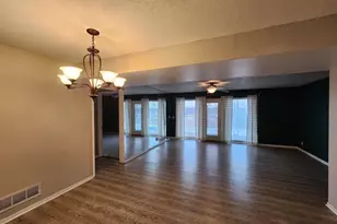3721 35th St, Moline, IL 61265 - Photo 3