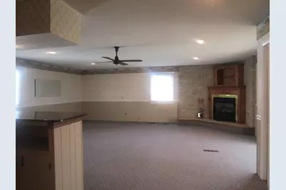 306 College Boulevard, Carmi, IL 62821 - Photo 9