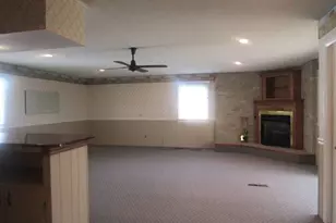 306 College Blvd, Carmi, IL 62821 - Photo 9