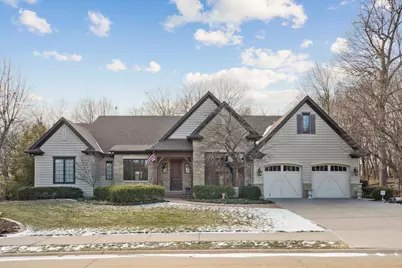 26 Chippiannock Place, Rock Island, IL 61201 - Photo 1