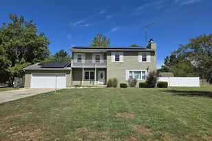 108 Mockingbird Ln, Chicago, IL 62898 - Photo 13