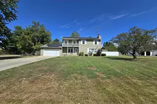 108 Mockingbird Ln, Chicago, IL 62898 - Photo 9