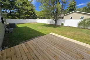 108 Mockingbird Ln, Chicago, IL 62898 - Photo 11