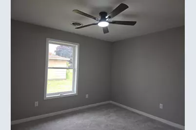 1005 Augusta Road, Carthage, IL 62321 - Photo 13