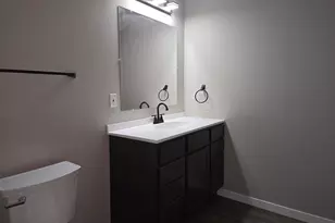 1005 Augusta Rd, Carthage, IL 62321 - Photo 11