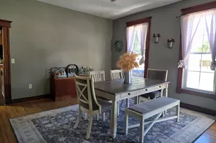 729 Locust St, Carthage, IL 62321 - Photo 9