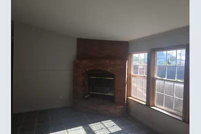206 W 1st Avenue, La Harpe, IL 61450 - Photo 3