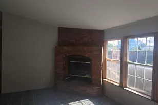 206 W 1st Ave, La Harpe, IL 61450 - Photo 3