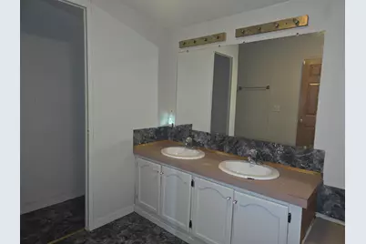 206 W 1st Avenue, La Harpe, IL 61450 - Photo 7