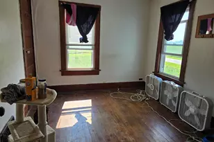 1920 E County Road 2900 Rd, Dallas City, IL 62330 - Photo 7