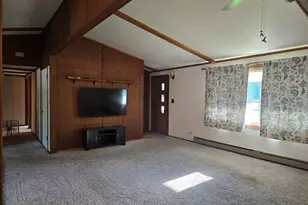 319 Rogers Rd, Carthage, IL 62321 - Photo 3